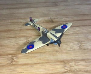 Maisto Supermarine Spitfire MK VB Diecast Propeller Plane Toy Tan Airplane Milit - Picture 1 of 7