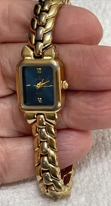 OROLOGIO AL QUARZO VINTAGE DONNA PEUGEO QUADRANTE BLU BRACCIALE - Foto 1 di 19