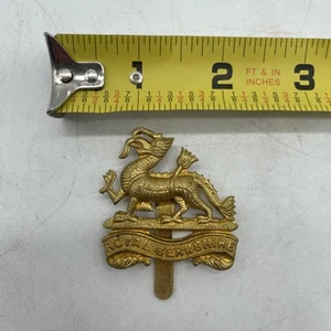 Vintage Military British Army Cap Badge - Royal Berkshire Regiment Clip - Picture 1 of 4