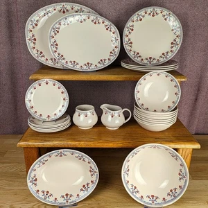 Vajilla Johnson Brothers Danube Ironstone Inglaterra rojo azul flor elige el artículo - Imagen 1 de 10