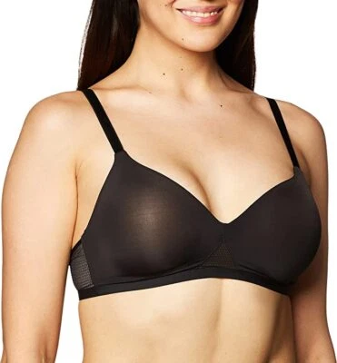 Hanes ComfortFlex Fit Women's Oh So Light Wireless Bra with Comfort Foam. - Image 1 of 3