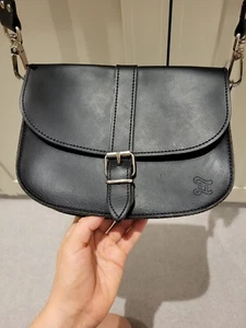 Grafea Leather Cross Body Bag (Black) - Picture 1 of 6