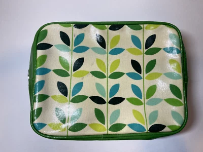 Bath & Body Works BBW Coated Canvas Green Floral Zippered Makeup Bag Flawed - Image 1 of 4