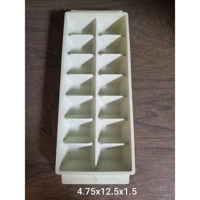 Bandeja de cubitos de hielo de plástico General Electric vintage blanco roto/beige 14 cubos  Foto 1 de 4