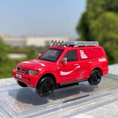 Коллекция игрушечных моделей автомобилей из литого сплава 1:64 Coca-Cola Mitsubishi Pajer - Изображение 1 из 4