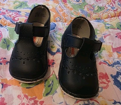 Zapatos de ángel bebé birdie cuero correa en T cosida Mary Jane talla 2 azul marino Foto 1 de 4
