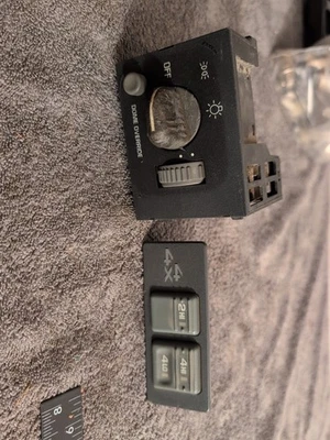 Interruptor de faros para camión Chevy SUV 1995-1999 C1500 C2500 C3500 K1500 Foto 1 de 4