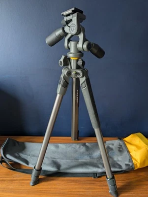 Vanguard Alta Pro 2+ 263AP Aluminium 3-section Tripod with MACC & 3-way Pan Head - Image 1 of 4