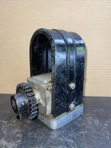Antique Associated United 4 Bolt Pot Metal  Magneto Hot His Miss Engine +  Gear - Picture 1 of 18