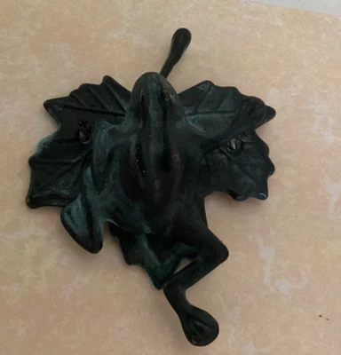 SPI San Pacific International Verdigris Brass Frog Door Knocker W/Screws Foto 1 de 3