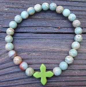 New Christian Green Stone Cross Jasper Beads Religious Stretch Bracelet 7.75" - Picture 1 of 5