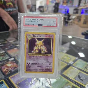Alakazam - Base Set (PSA 8) - Picture 1 of 2