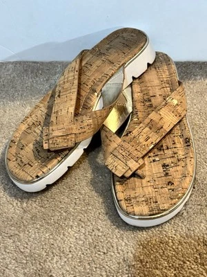 Chinelos femininos Donald Pliner tamanho 7.5 Haddie cortiça natural platino - Imagem 1 de 4