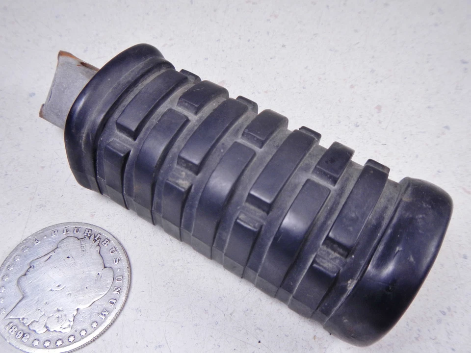 77 KAWASAKI KZ650 KZ650B ESTRIBA LATERAL DERECHA ESTRIBO PASO Foto 1 de 4