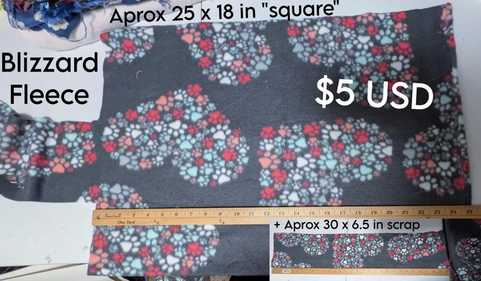 Pawprints Hearts Blizzard Fleece Reminant Foto 1 de 1