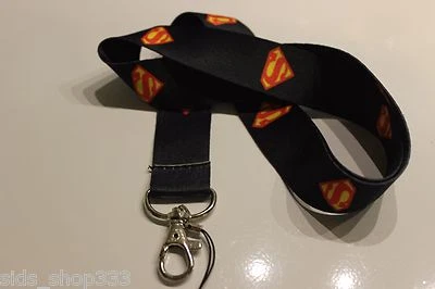DC Comics SUPERMAN Cordón Cuello Correa Llavero Identificación Insignia Soporte Negro Escudo Foto 1 de 2