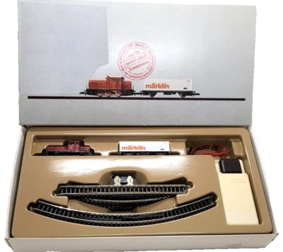 Z Marklin 8174 Battery Starter set w/ 8864 loco, 8617, 8622 & 8609 (tested) - Image 1 of 4