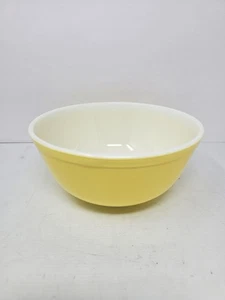 Vintage Pyrex 403 Mixing Bowl 2 1/2 QT Yellow Nesting Ovenware Made USA - Picture 1 of 10