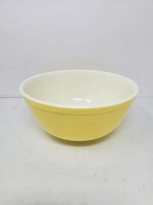 Vintage Pyrex 403 Mixing Bowl 2 1/2 QT Yellow Nesting Ovenware Made USA - Image 1 of 4