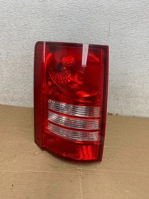 Luz trasera izquierda conductor Chrysler Town and Country 2008-2010 Q8993 DW Foto 1 de 4