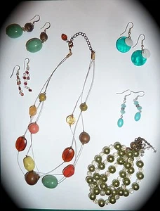 SCHÖNES SCHMUCK KONVOLUT - HALSKETTEN/ARMBAND/OHRRINGE - KEIN TRÖDEL! - Bild 1 von 4