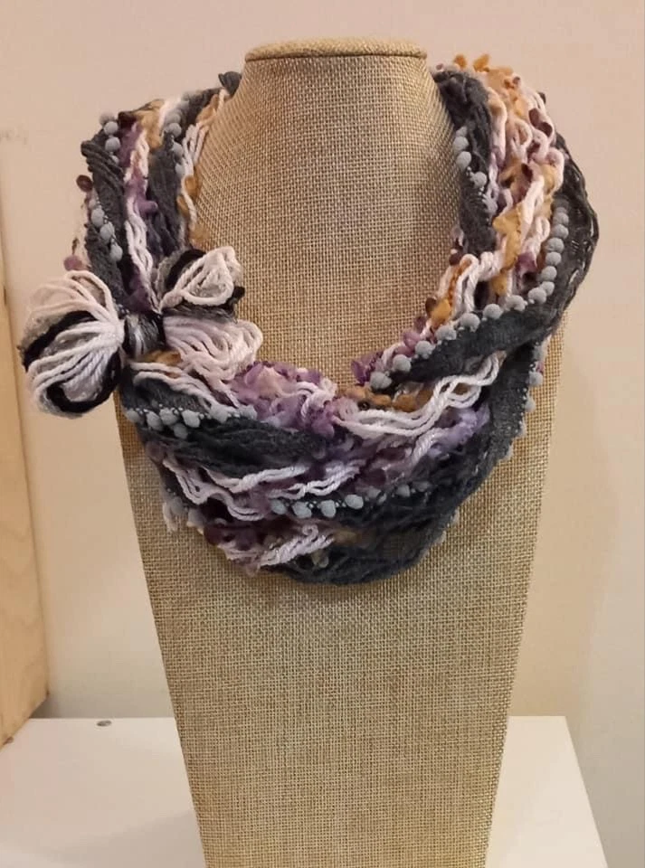 Sciarpa collana, scaldacollo, collana fatta a mano, sciarpa misto lana - Immagine 1 di 1