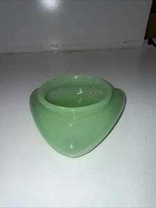 SMALL GREEN GLASS (not Uranium) TRIANGLE LIGHT SHADE (31-25) - Picture 1 of 6