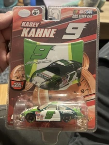 2007 Kasey Kahne #9 Doublemint 1:64 NASCAR Winners Circle Diecast Hood Magnet - Picture 1 of 4