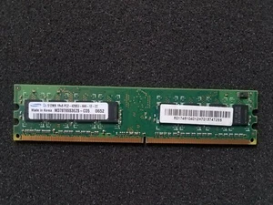 Samsung 512MB , DDR2 , 240 PIN , PC-4200U ( P/N: M378T6553EZS-CD5 ) - Picture 1 of 3