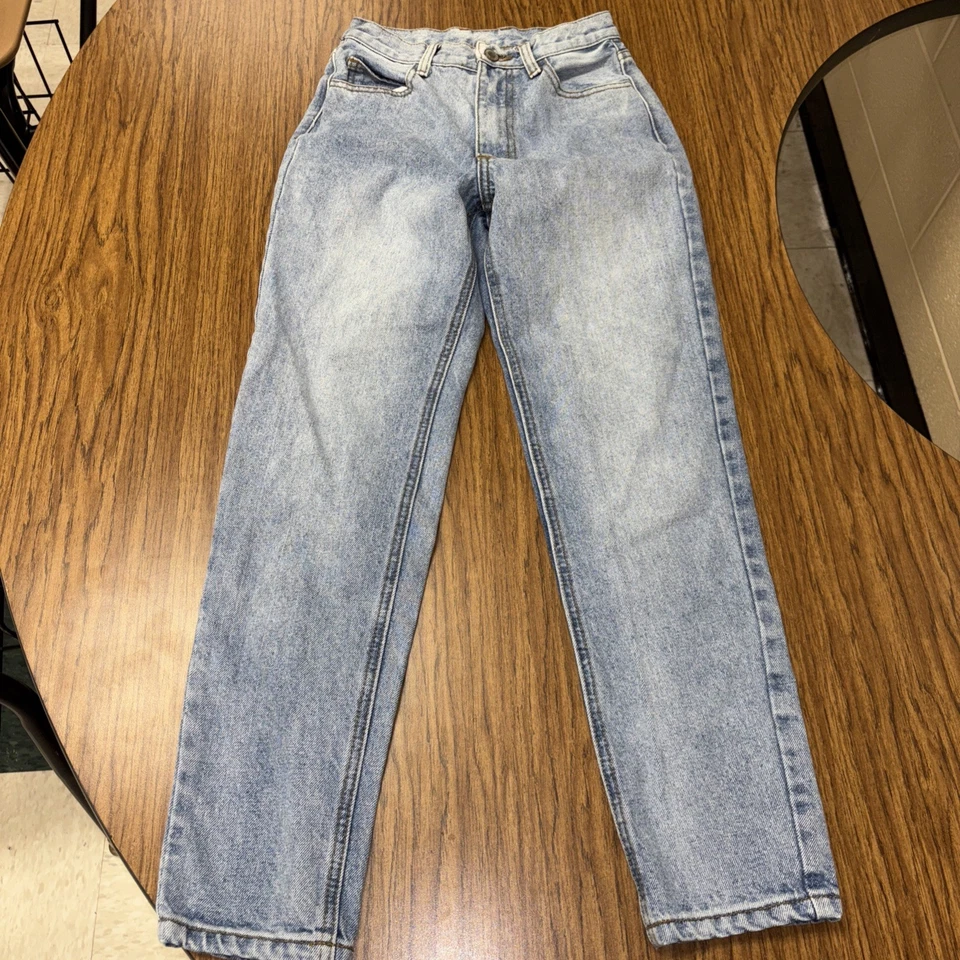 Pantalones de mezclilla John Galt Shanghai Brandy Melville lavado claro tiro alto mamá talla pequeña Foto 1 de 4