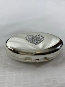 Oval Metal Trinket Box Silver Tone with Heart of Rhinestones Pill Case Hinged - Picture 1 of 8