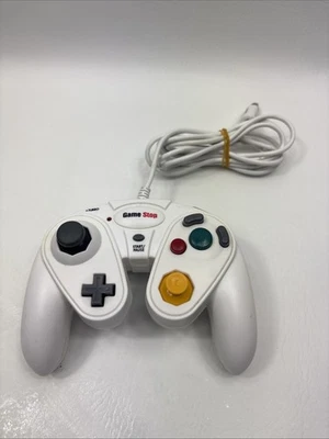 GameStop G3 Wired Controller for Nintendo GameCube & Wii - White - Image 1 of 4