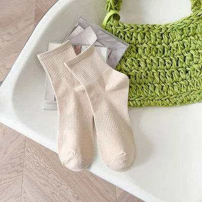 Calcetines de tubo medio para mujeres hombres ropa de calle Harajuku moda unisex calcetines informales Foto 1 de 4