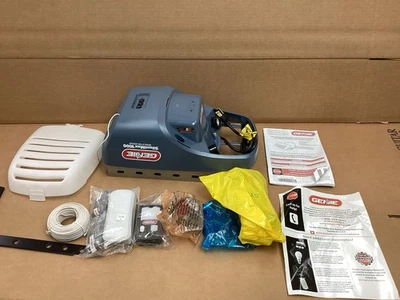 Genie ChainMax 1000 Essentials Chain Drive Garage Door Opener 3/4 HPc - Image 1 of 4