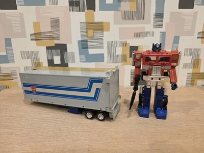 Hasbro Transformers Optimus Prime 1992 G1 Reissue  - Image 1 of 4