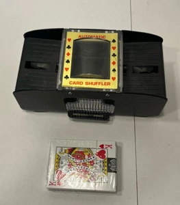 Máquina barajadora automática de cartas a batería 1-2 barajas negras funciona - Imagen 1 de 13