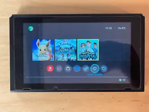 Nintendo Switch Handheld Videospielkonsole KEINE Joy-Cons - schwarz *gebraucht*