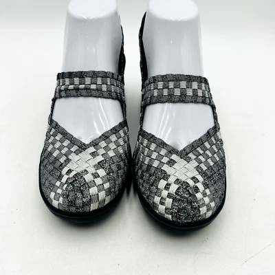 Zapatos sin cordones Bare Traps Ursala para mujer 7,5 m blanco/plateado tela tejida tacón de cuña Foto 1 de 4