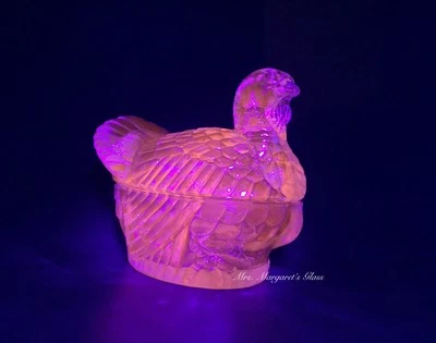 Wilkerson Glass Cornflower Blue UV Pink Glow Turkey On Nest