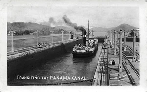 SHIP PASSING PANAMA CANAL & ORIGINAL VINTAGE REAL PHOTO POSTCARD - Picture 1 of 2