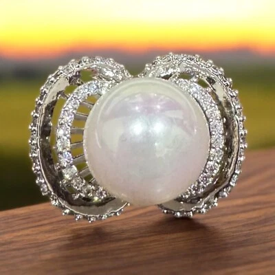 Preciosos pendientes de perlas de imitación con piedra de cristal de Swarovski en metal de plata de ley Foto 1 de 3