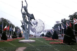 New York World Fair Freedom of the Spirit 1964 Original 35mm Photo Slide - Bild 1 von 1