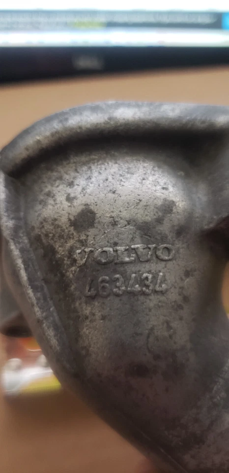 Carcaça de termostato Volvo 463434 para a maioria 240/740/760/780/940 - Imagem 1 de 4