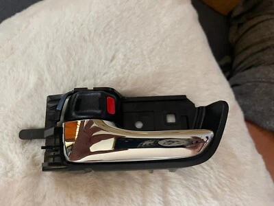 Manija de puerta interior trasera izquierda Toyota Prius 2005-09 69274-4 7020 OEM Foto 1 de 4