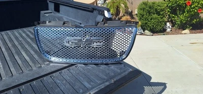 GMC Yukon Denali 2011 culata parrillas delanteras parrilla cromada Foto 1 de 4