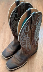 Bota Western Ariat Redonda Punta Cuadrada Ancha Talla 7.5B Cuero Marrón Bordado  - Imagen 1 de 10