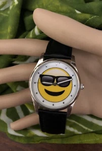 Muñeca de trabajo nueva sin etiquetas, aspecto alegre - Imagen 1 de 10