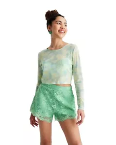 Pantalones cortos de encaje para mujer Future Collective™ con Gabriella Karefa-Johnson verde 3X - Imagen 1 de 5