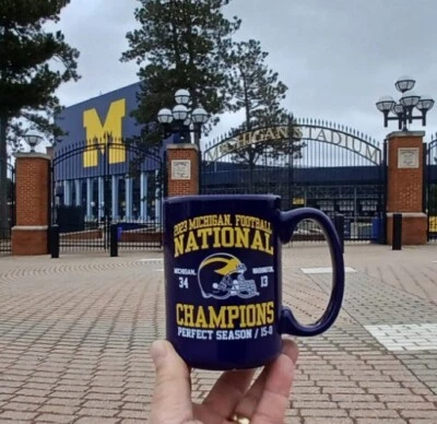Taza de café campeones nacionales de fútbol americano de la Universidad de Michigan 2023 ANN ARBOR Foto 1 de 2