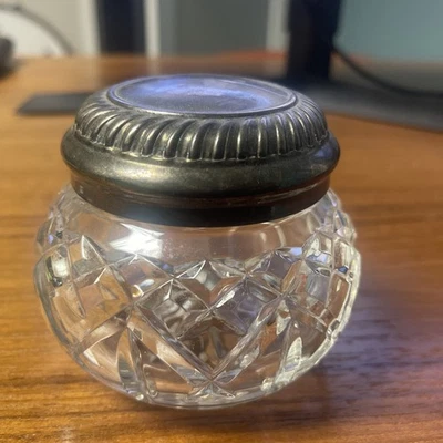 Waterford Firmado Plomo Cristal Tocador Popurrí Recuerdo Cuenco con Tapa Plateada Foto 1 de 4